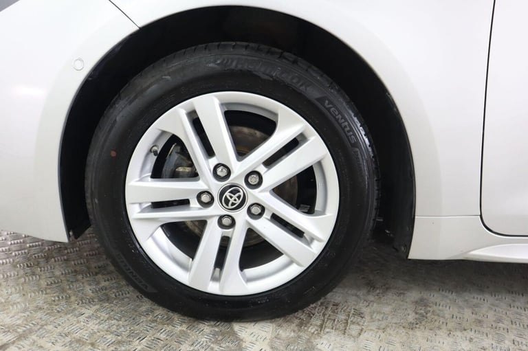 2021 Toyota Corolla 1.8 VVT-h Icon Tech Touring Sports CVT Euro 6 (s/s) 5dr Estate PETROL/ELECTRI...