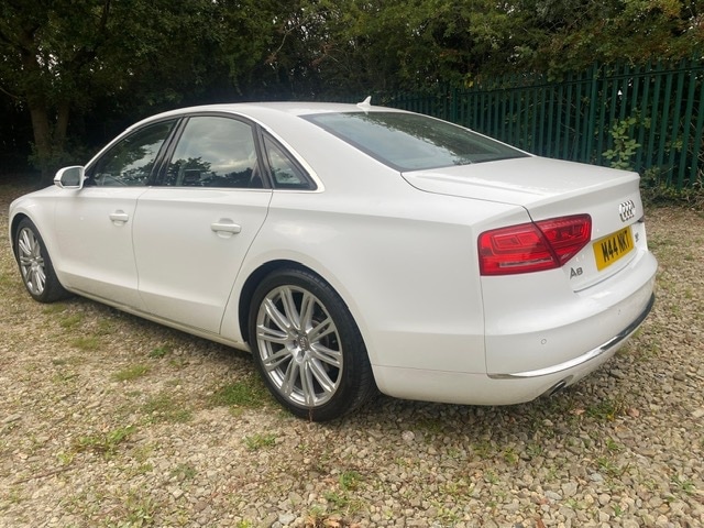 2011 Audi A8 3.0 TDI Quattro SE TIP Auto - 20'' ALLOY WHEELS - FULLY LOADED - 6 STAMPS SALOON Die...