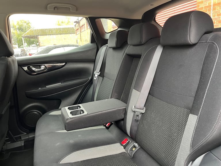 2017 Nissan Qashqai 1.2 DIG-T Acenta XTRON Euro 6 (s/s) 5dr HATCHBACK Petrol Automatic