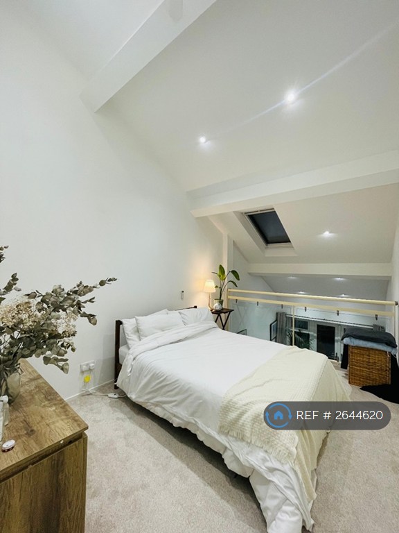 1 bedroom flat in Manhattan Building, London, E3 (1 bed) (#2644620)