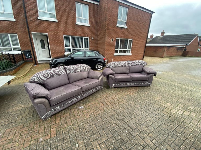 image for 3 and 2 modern suite      Fresh fresh condition   Only £245