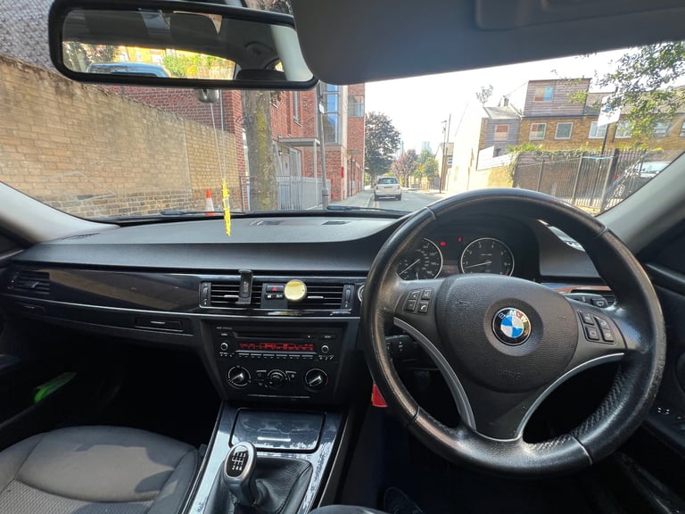 BMW, 3 SERIES, Saloon, 2011, Manual, 1995 (cc), 4 doors