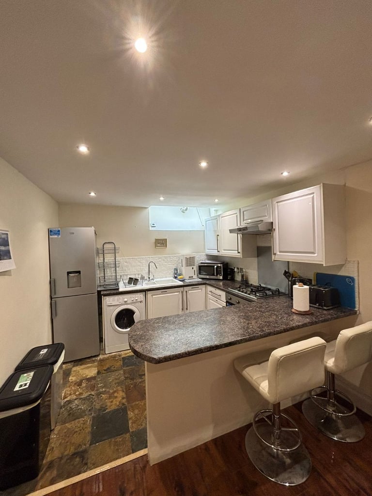 2 double bedrooms to rent 