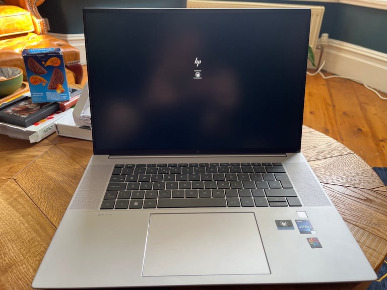 HP zbook Studio G9 32G Intel i7 very good condition