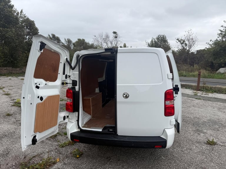 2020 Vauxhall Vivaro 1.5 Turbo D 2900 Sportive L2 H1 Euro 6 (s/s) 5dr PANEL VAN Diesel Manual