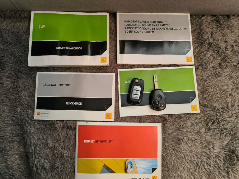 2011 Renault CLIO dynamique TomTom series.