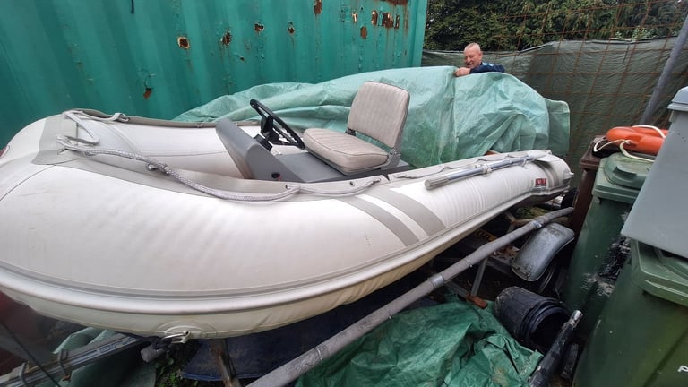 Suzumar inflatable boat 