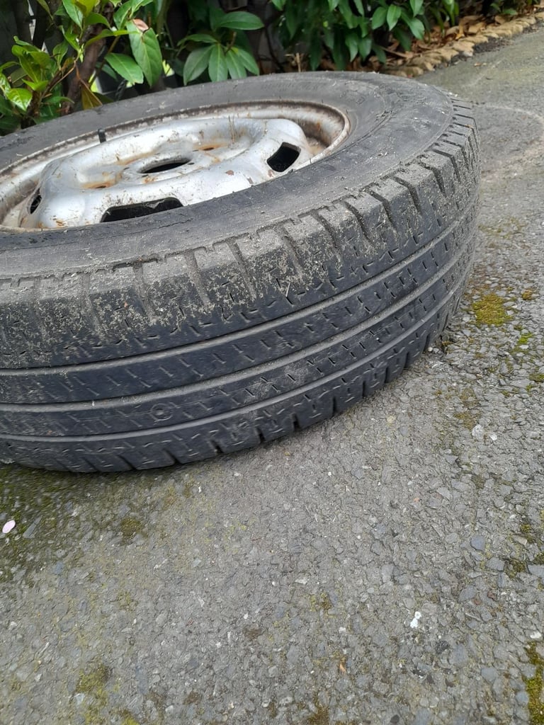 Transit wheel and tyre 