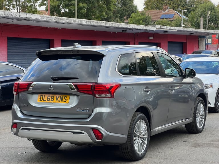 2019 Mitsubishi Outlander 2.4h TwinMotor 13.8kWh 4h SUV 5dr Petrol Plug-in