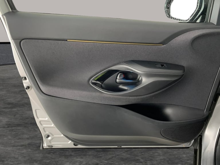 2022 Toyota Yaris Cross 1.5 VVT-h Dynamic SUV 5dr Petrol Hybrid E-CVT AWD Euro 6 (s/s) (116 ps) -...