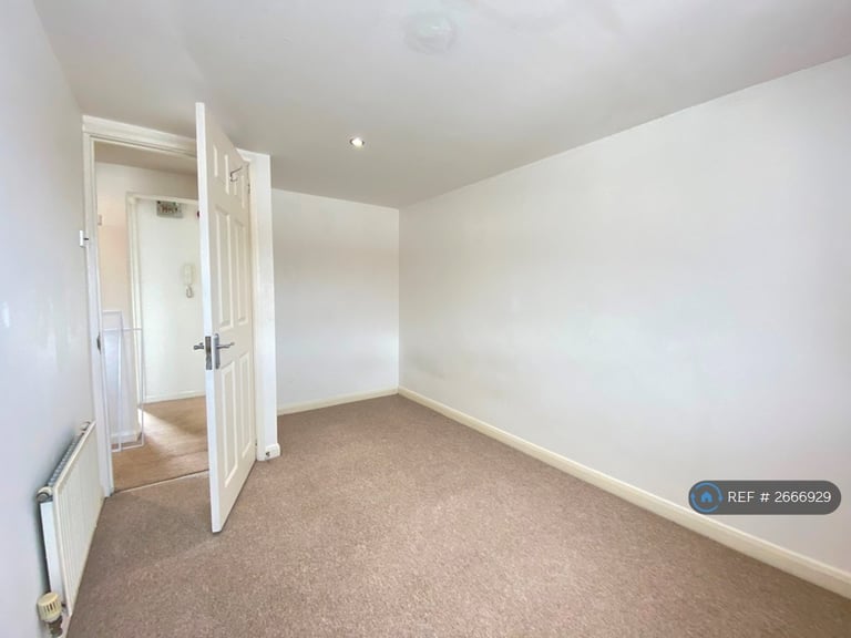 2 bedroom flat in St. James's Street, Brighton, BN2 (2 bed) (#2666929)