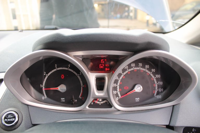 2010 Ford Fiesta 1.6 Titanium 3dr HATCHBACK Petrol Manual