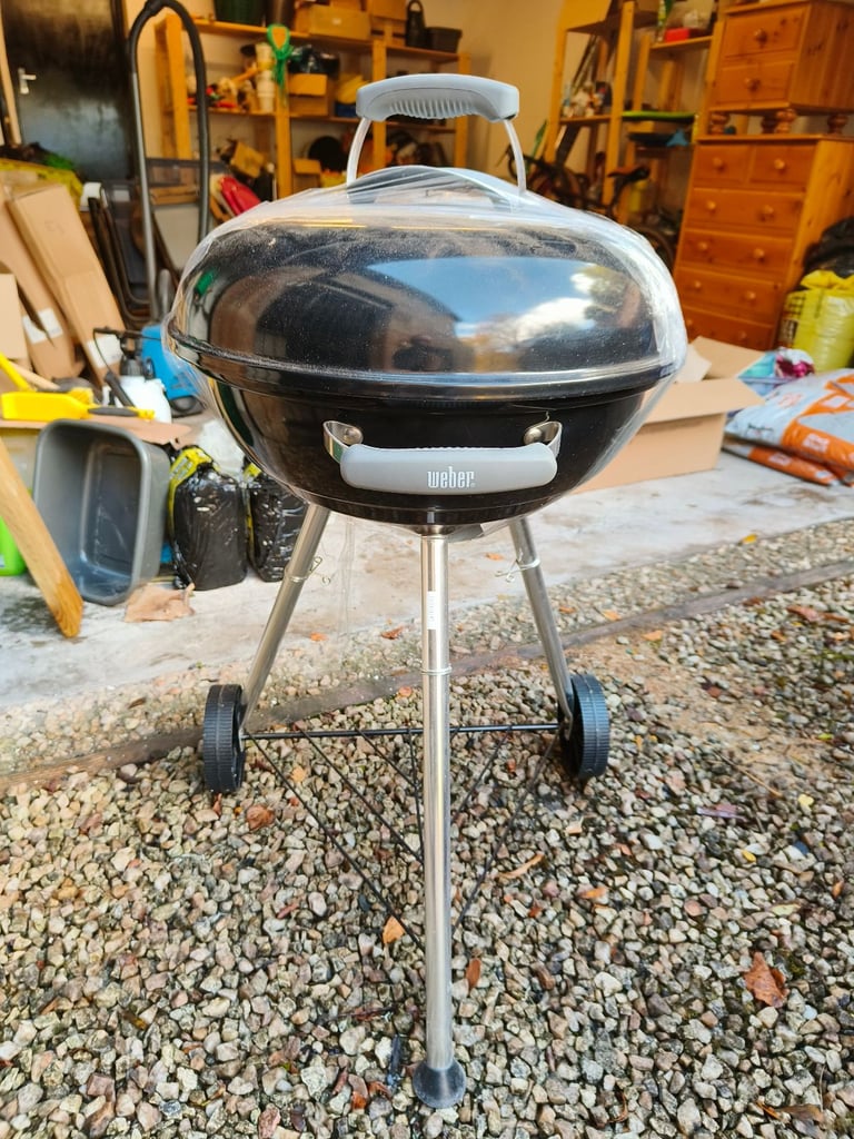 image for Weber 47cm Kettle Barbecue