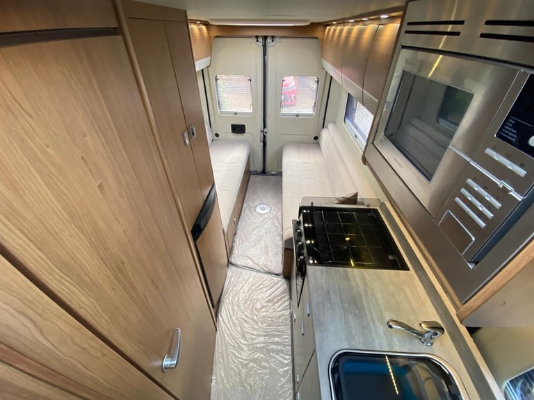 AUTO-TRAIL V-LINE 635 SE - 2017 - REAR LOUNGE - 2 BERTH
