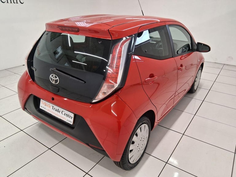 2017 Toyota AYGO 1.0 VVT-i x-play Hatchback 5dr Petrol Manual Euro 6 (68 ps) HATCHBACK Petrol Manual