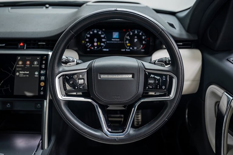 2024 Land Rover Discovery Sport P300e Dynamic HSE SUV HYBRID Automatic