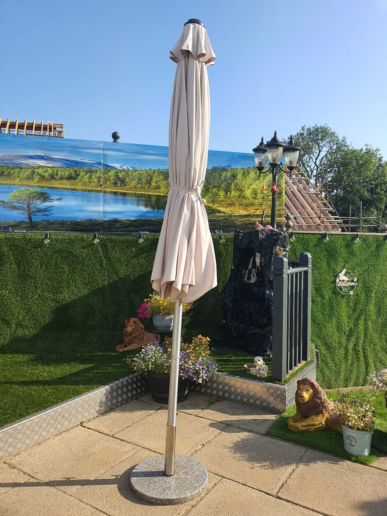 Patio umbrella/marble base