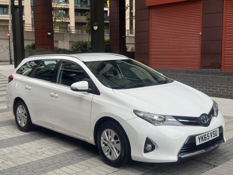 2015 Toyota Auris 1.8 VVT-h Icon Touring Sports CVT Euro 5 (s/s) 5dr ESTATE Petrol/Electric Hybri...
