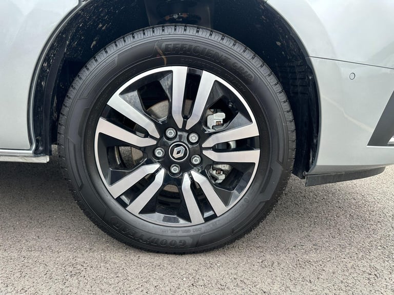 2024 Renault Trafic 2.0 dCi Blue 30 Extra Sport Crew Van EDC LWB Euro 6 (s/s) 6dr WINDOW VAN Dies...