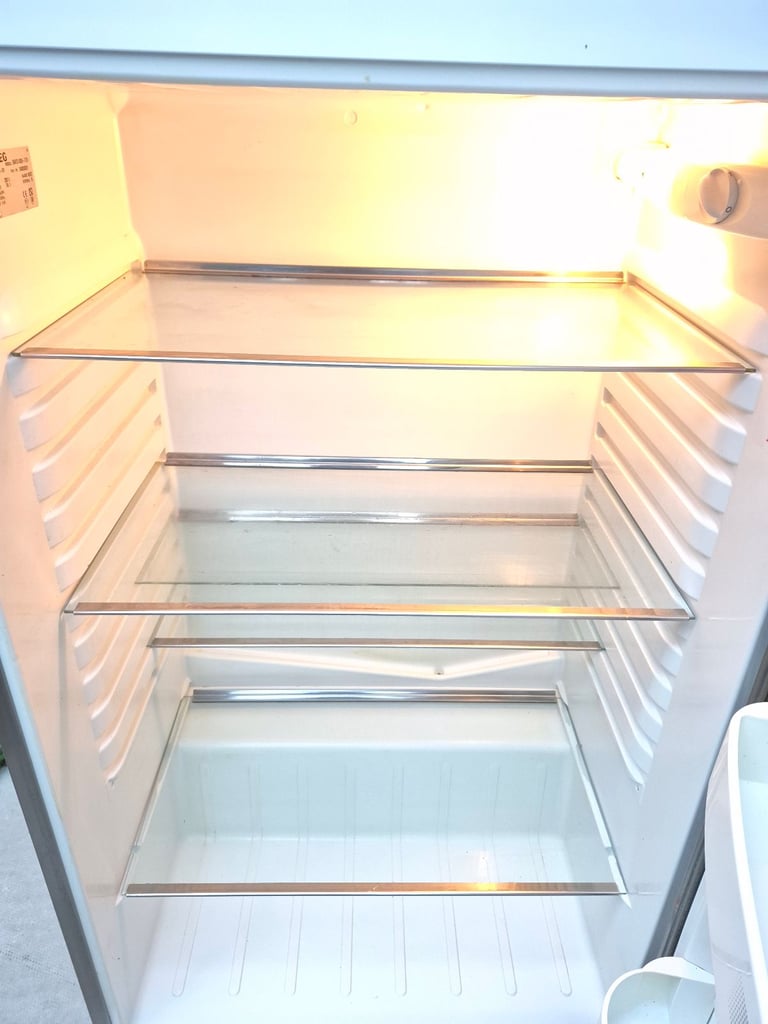 AEG FRIDGE FREEZER STAINLESS STEEL (IMMACULATE).