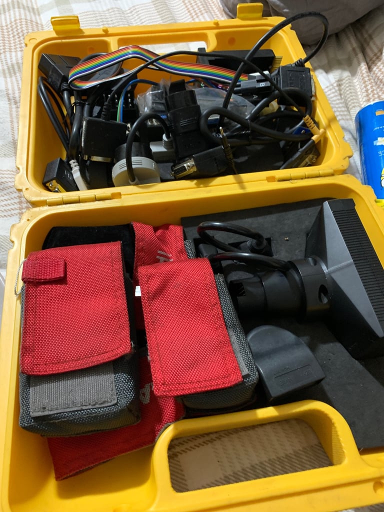 Snap on and launch diagnostic equipment 