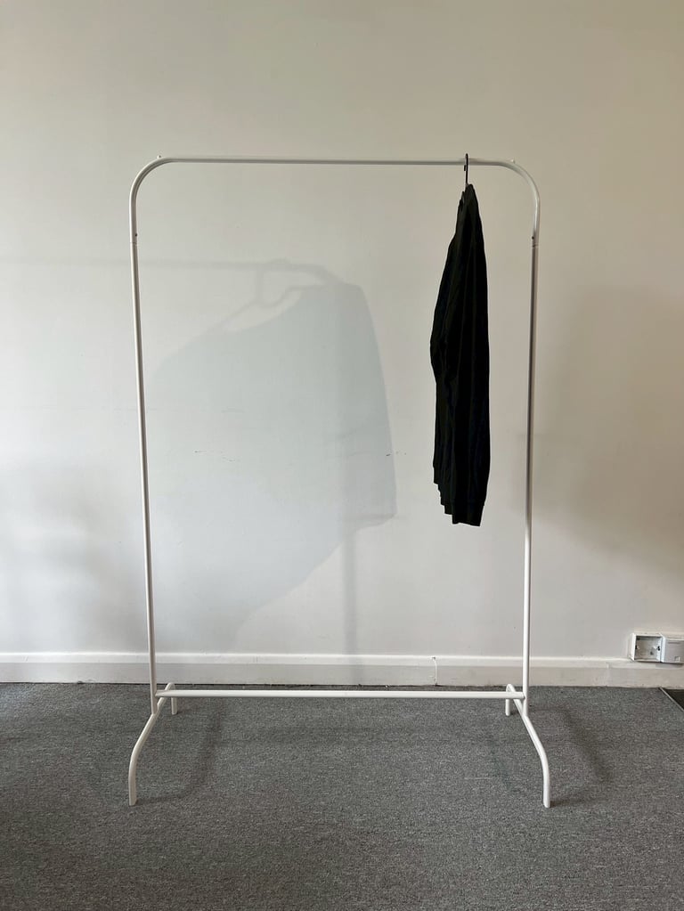 Clothes rack 