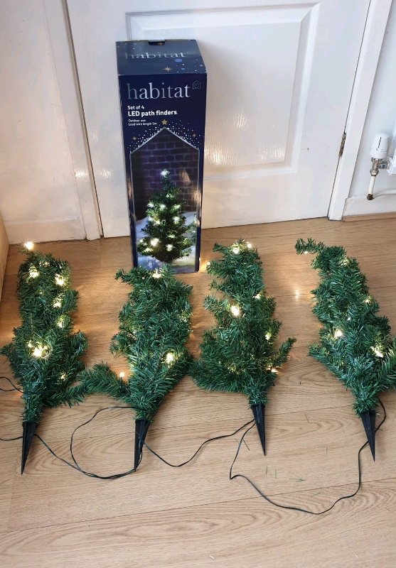 Habitat Set of 4 Christmas Tree Path Finder Lights
