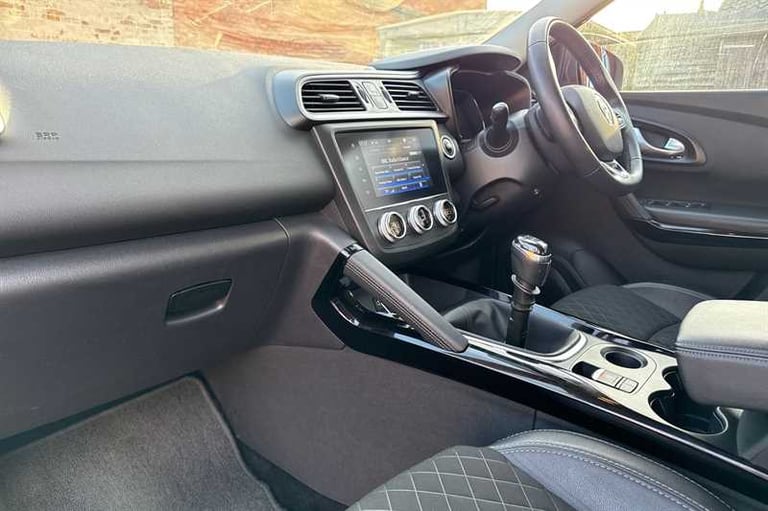 2020 Renault Kadjar 1.3 TCe Iconic SUV 5dr Petrol Manual Euro 6 (s/s) (140 ps) SUV Petrol Manual