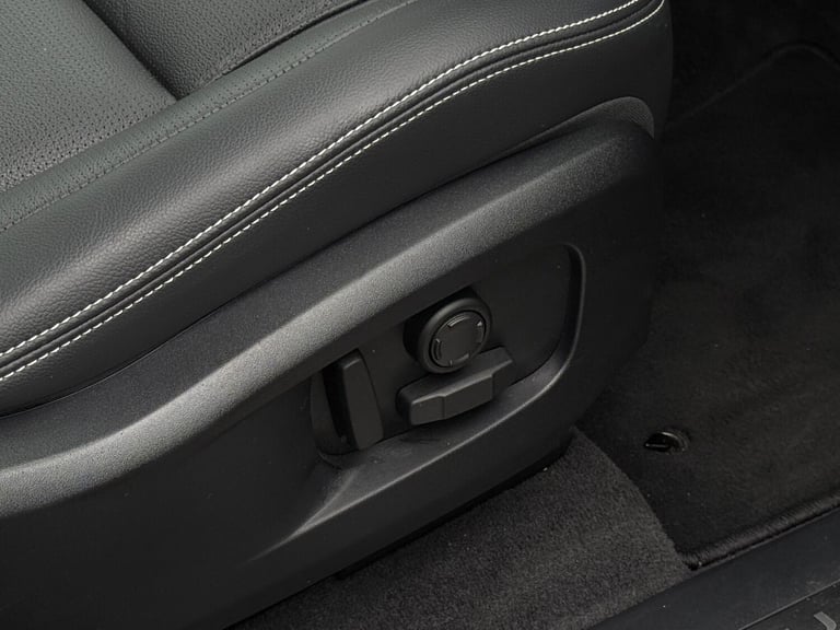 2024 Jaguar F-Pace 2.0 D200 MHEV R-Dynamic SE Black SUV 5dr Diesel Auto AWD Euro 6 (s/s) (204  ES...