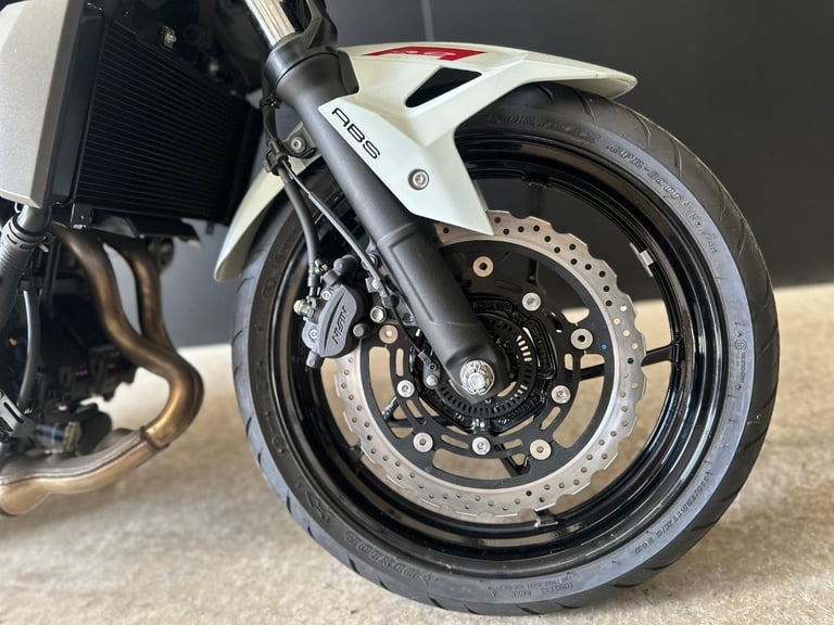 STUNNING ONE OWNER 2024/24 KAWASAKI Z400 MOTORCYCLE 