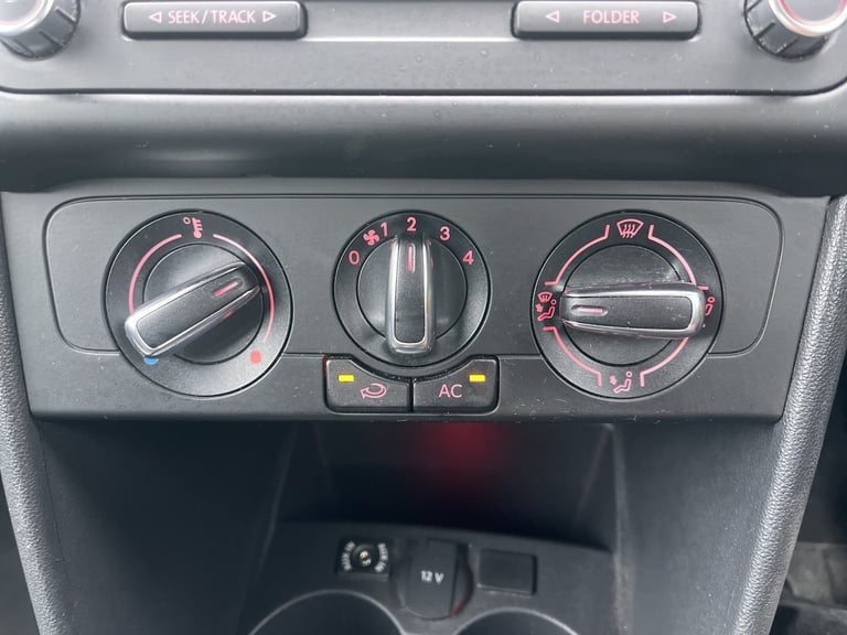 VOLKSWAGEN POLO 1.4 SE 2011