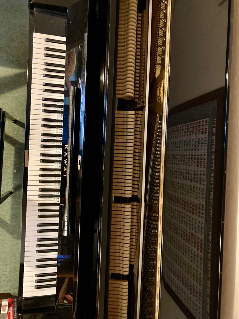 Kawai BL-61 Upright Piano — Excellent Condition (Bath area)
