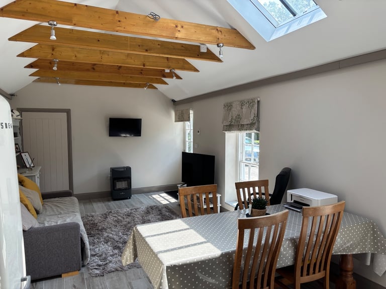 1 bedroom fully furnished deluxe annexe
