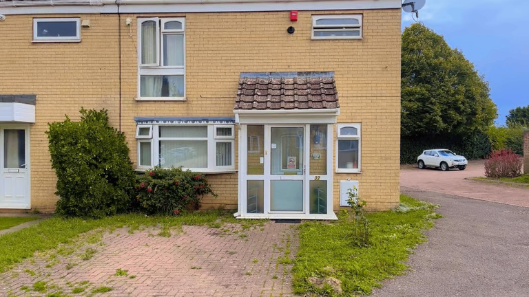 Spacious & Cosy Double Room for Rent AT OX16 0XE