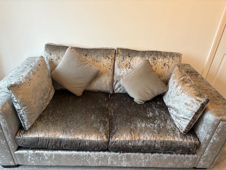 Large dfs settee and accent chair