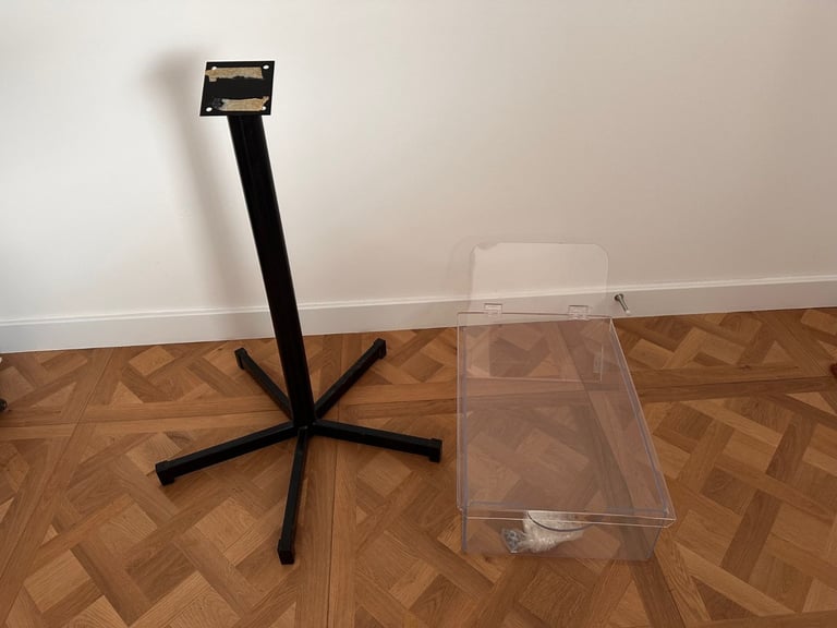 NEW & UNUSED Floorstanding Newspaper Tray