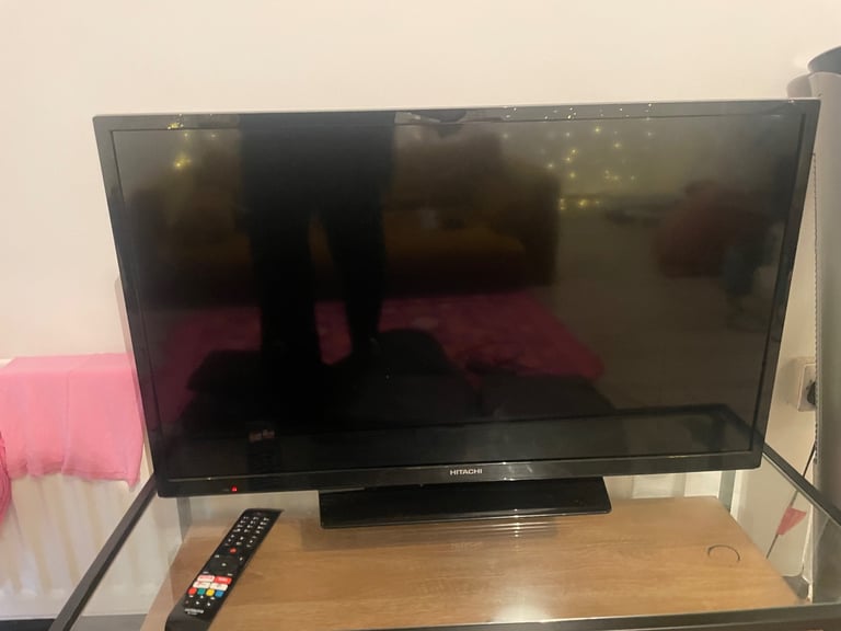 Hitachi 32 inch smart tv with dvd player 