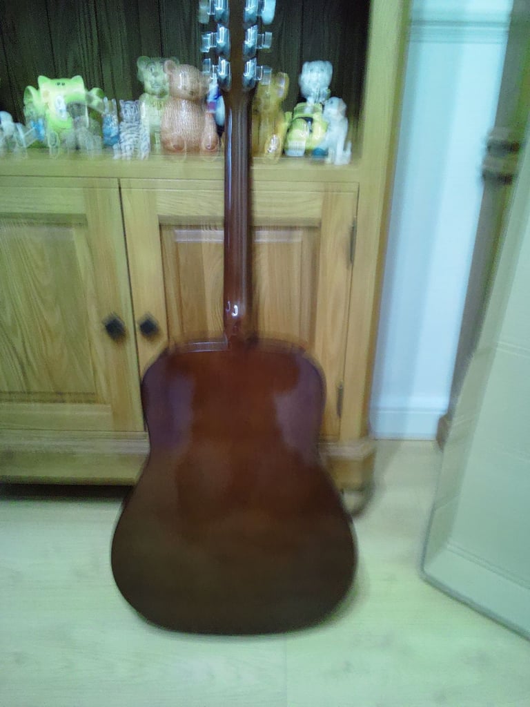 Yamaha F310 acoustic guitar 