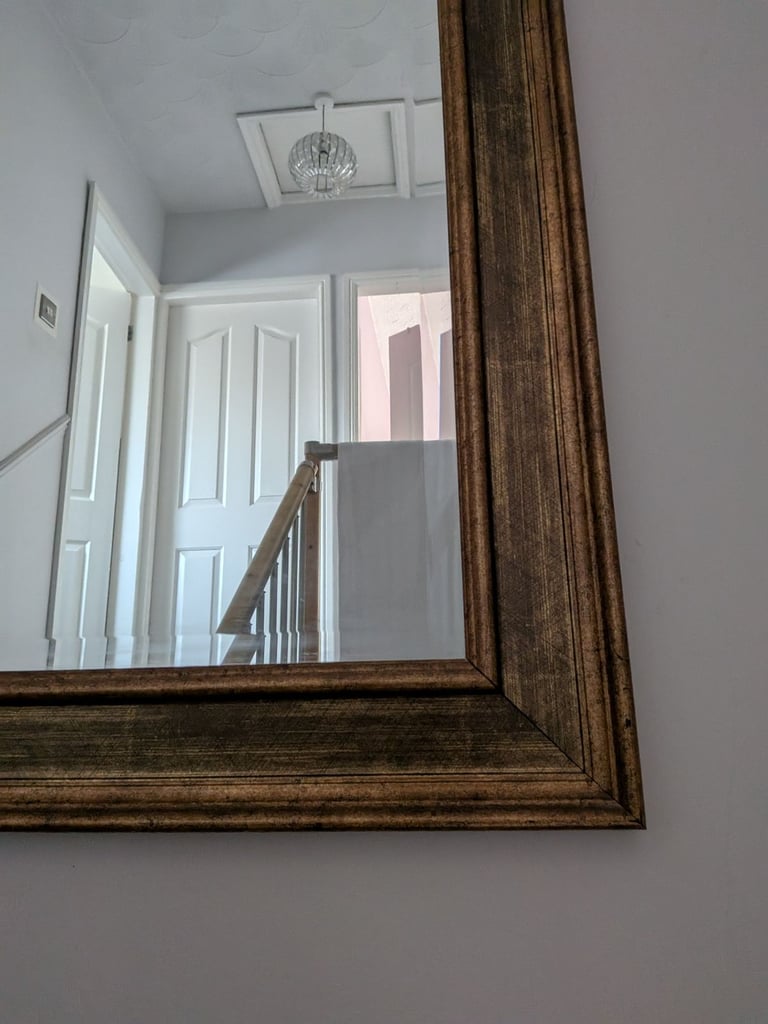 Large mirror 