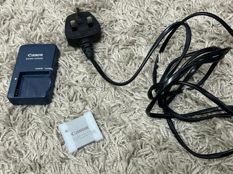 Canon Battery Pack N8-4L and CB-2LVE G charger