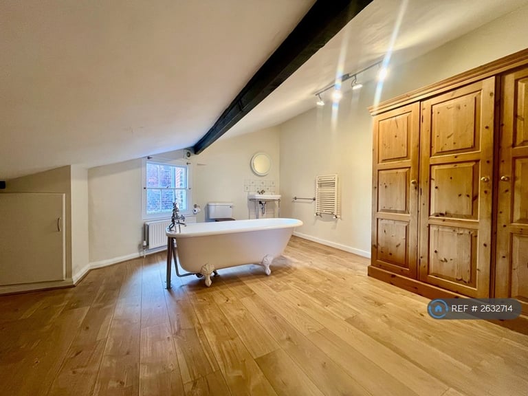 2 bedroom flat in Northgate, Canterbury, CT1 (2 bed) (#2632714)