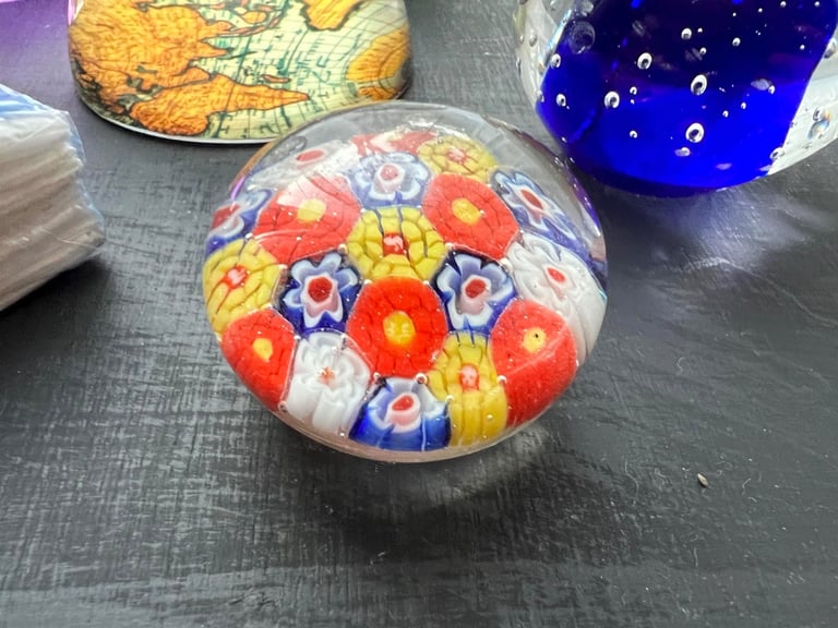 Beautiful glass paperweights all excellent condition 