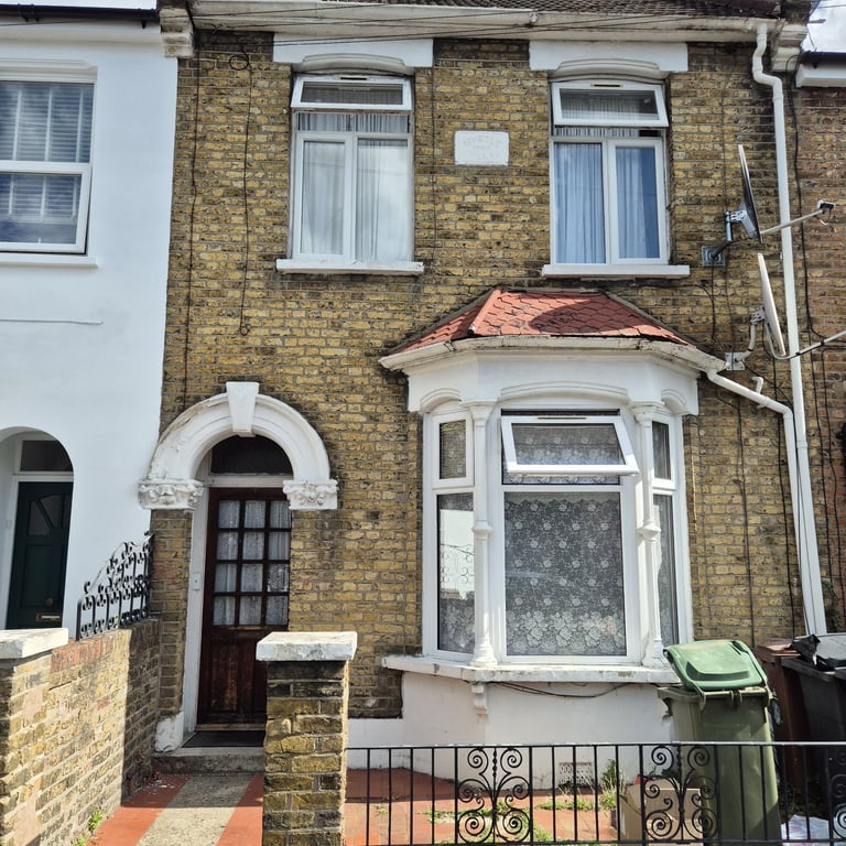 Stunning studio flat for rent in the heart of walthamstow! must be seen