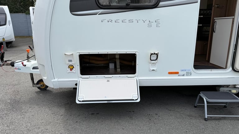 2018 Swift Freestyle EB, 4 berth with rear island bed, centre washroom, 