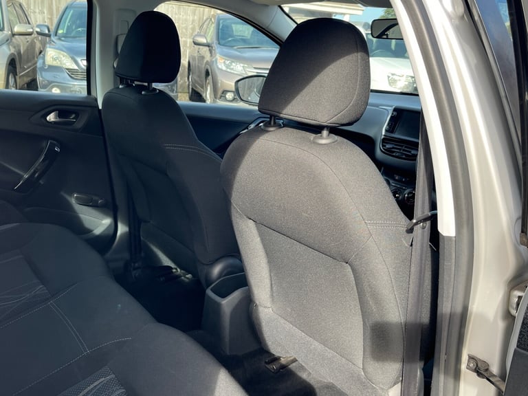 2015 Peugeot 208 1.4HDi Active 5dr **£20 Tax** HATCHBACK Diesel Manual
