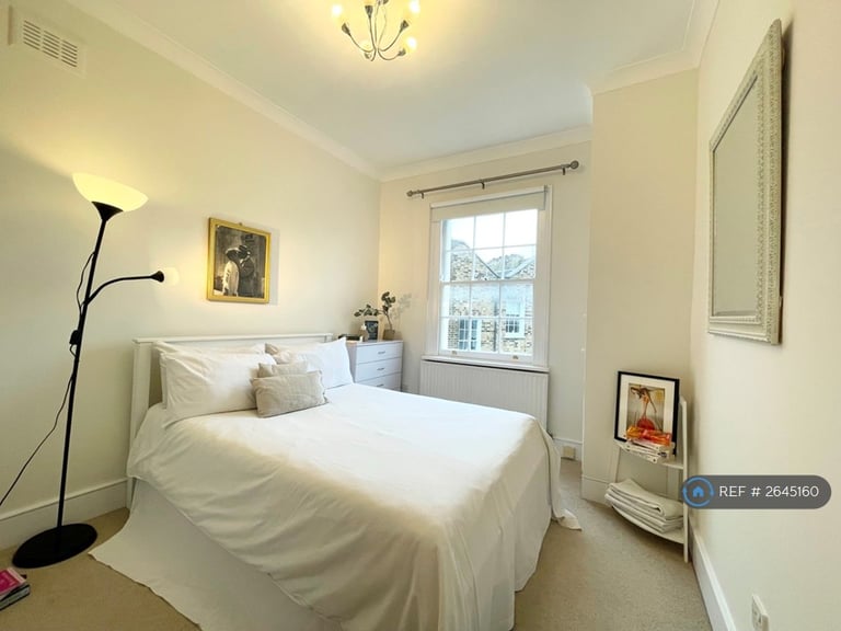 1 bedroom flat in Danbury Street, London, N1 (1 bed) (#2645160)
