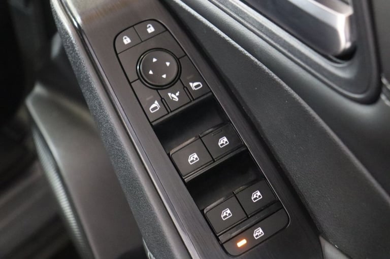 2022 Nissan Qashqai 1.3 DIG-T MHEV Acenta Premium 5dr (APPLE CAR PLAY, REV CAMERA) Manual