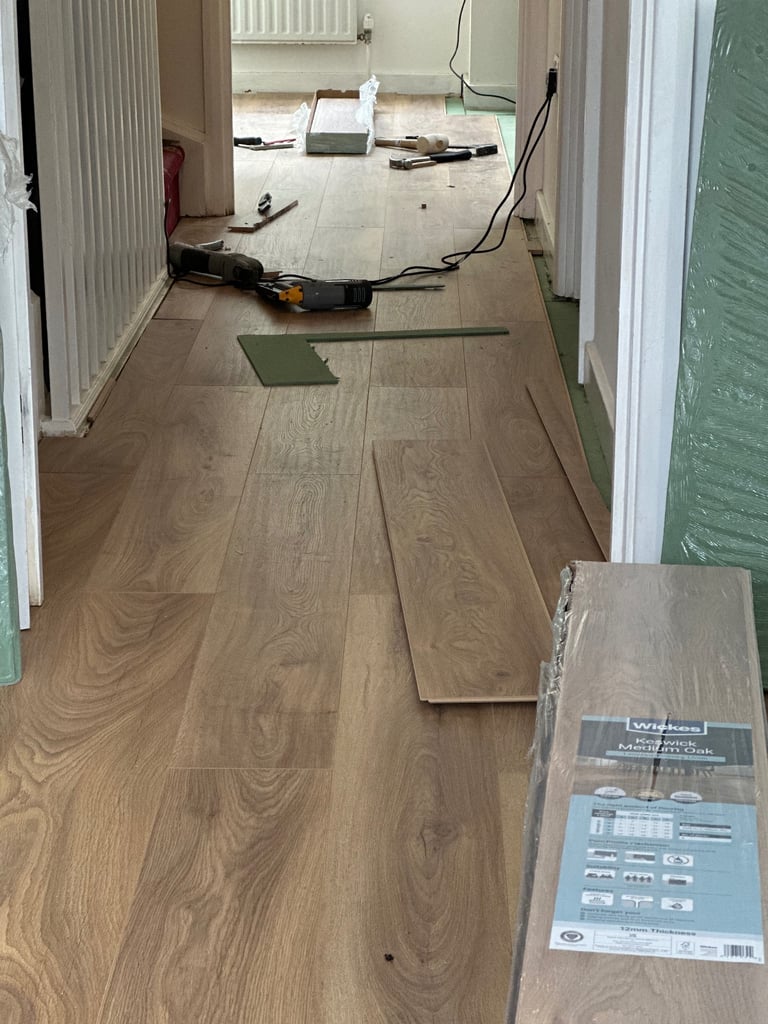 Laminate Herringbone Vinyl LVT Flooring Furniture Assembly Paint Wallpaper Wall Panelling 