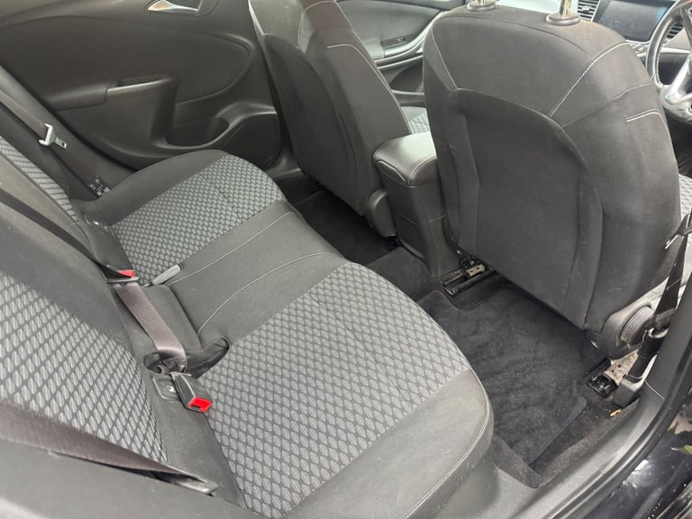 Vauxhall, ASTRA, Hatchback, 2016, Manual, 1598 (cc), 5 doors £2,400