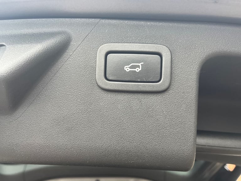  Land Rover Discovery Sport 2.0 Td4 Hse Black Suv 5dr Diesel Auto 4wd Euro 6